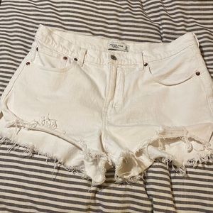 Abercrombie Mom shorts mid rise
